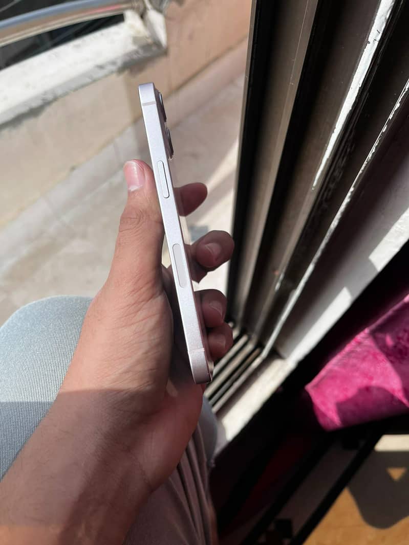 Apple iPhone 13 (Baby pink) 2