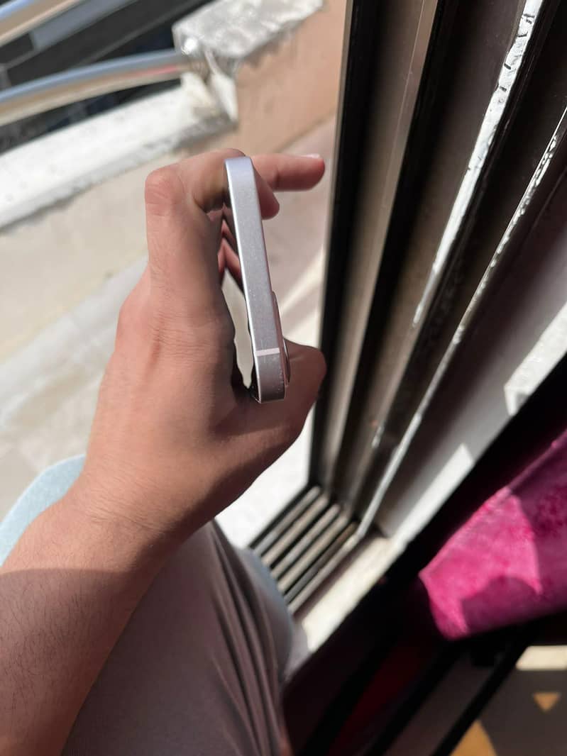 Apple iPhone 13 (Baby pink) 4