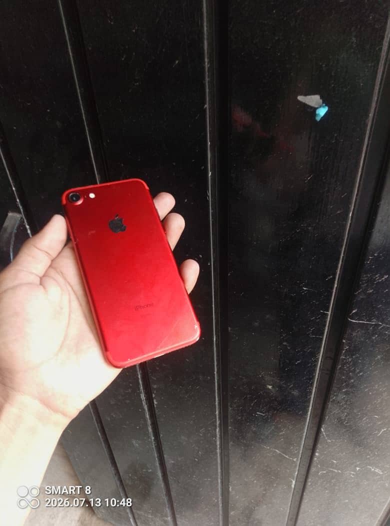 Apple iPhone 7 0