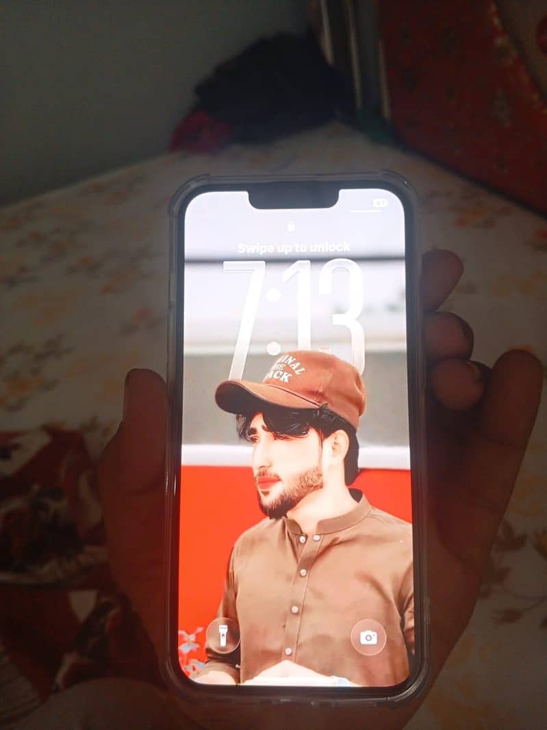 Apple iPhone 13 1