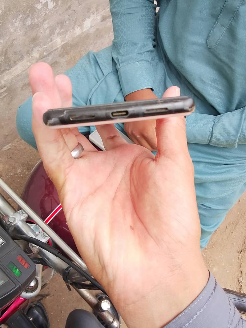 Google Pixel 6 4