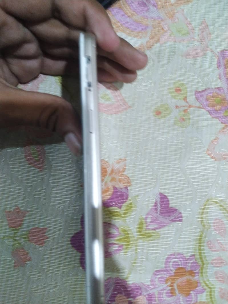OPPO A57 2