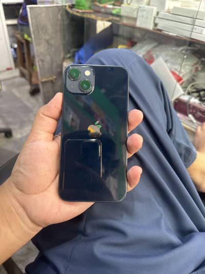 Apple iPhone 13