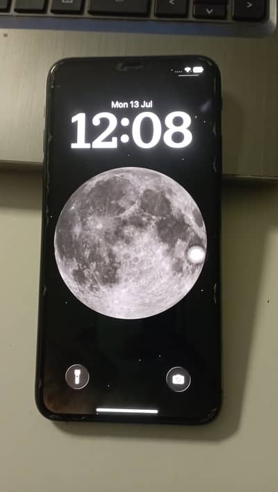 Selling Iphone 11 pro max