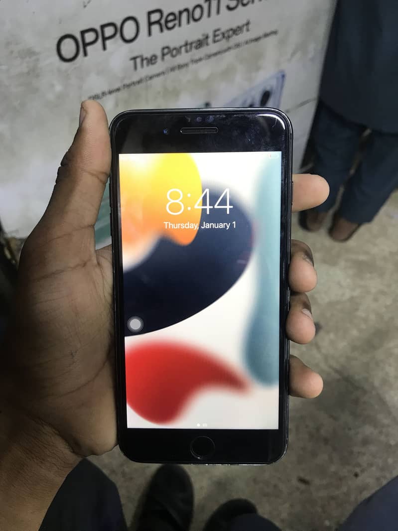 Apple iPhone 7 Plus 1