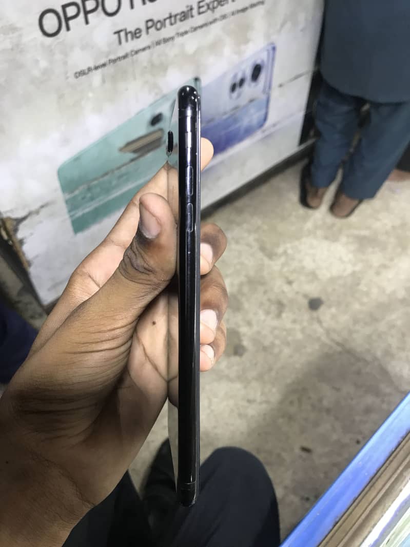 Apple iPhone 7 Plus 2