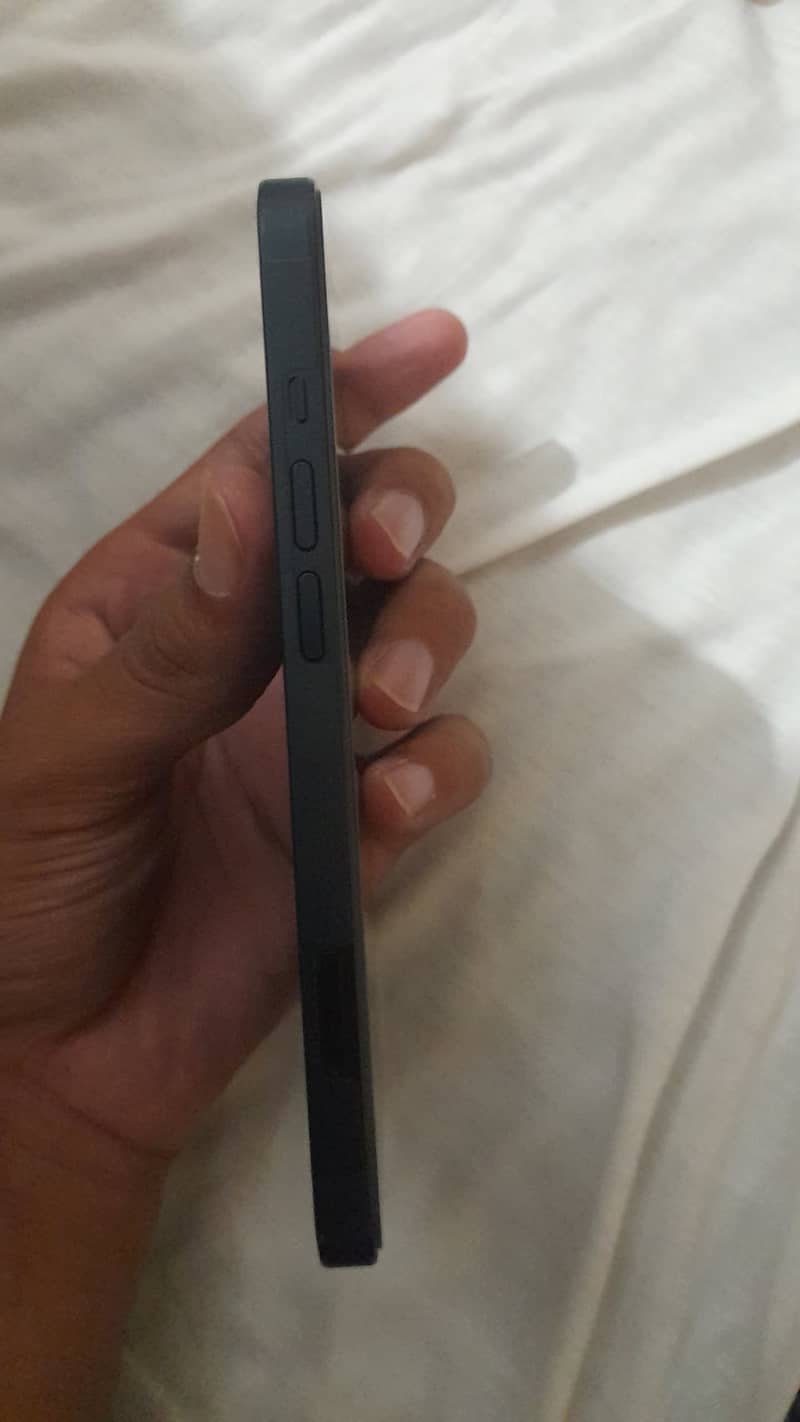 Apple iPhone 13 3