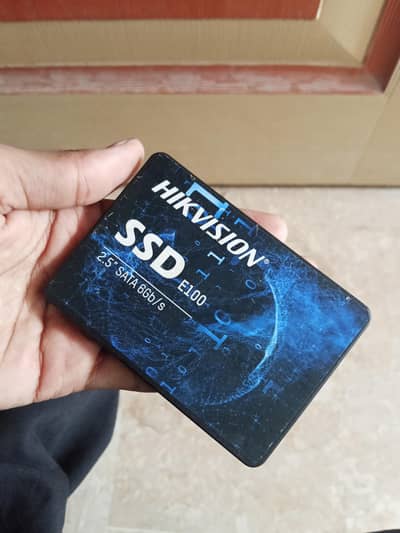 256 GB SSD