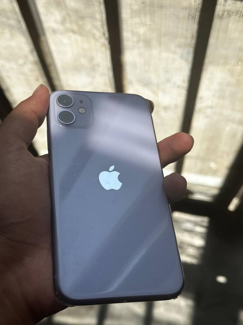 iphone 11 mint condition 0