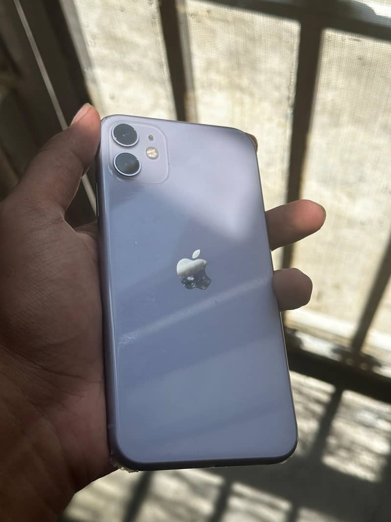 iphone 11 mint condition 3