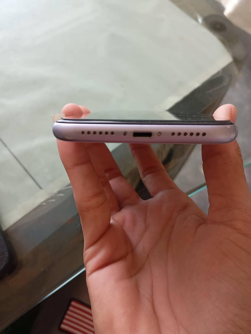 Apple iPhone 11 9