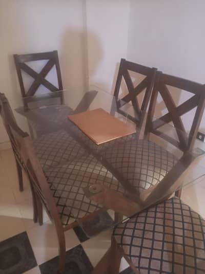 Dining table for sale