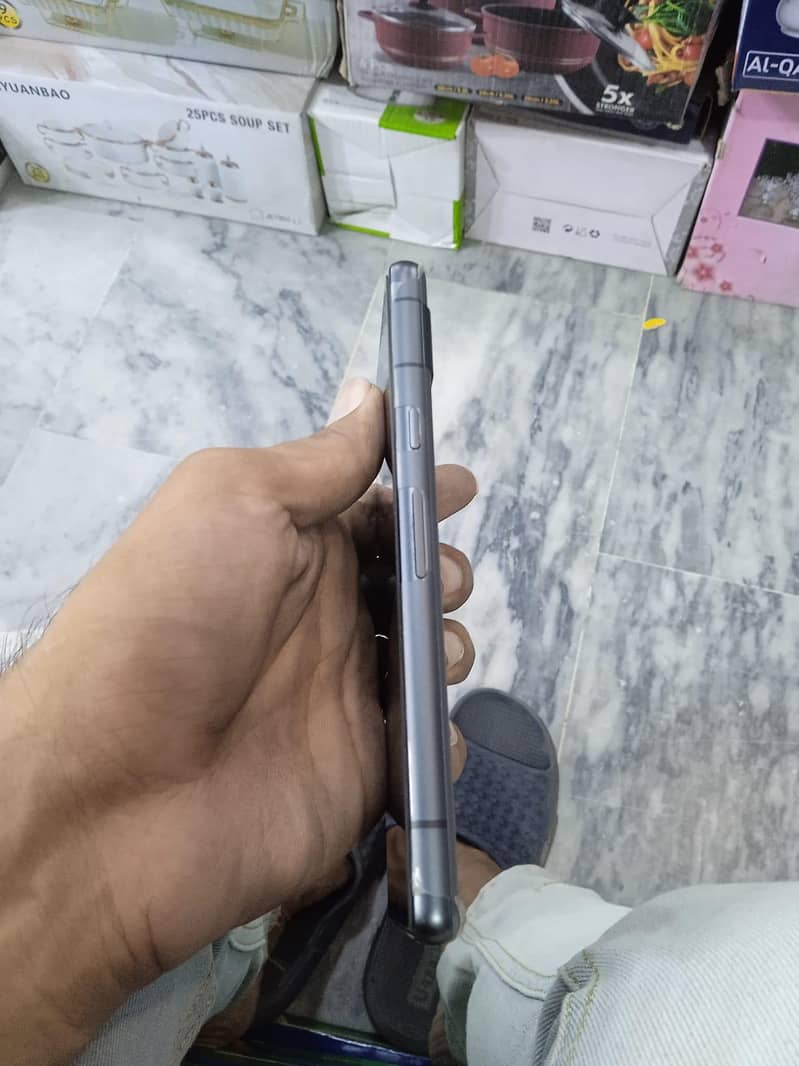 Google Pixel 7a 5