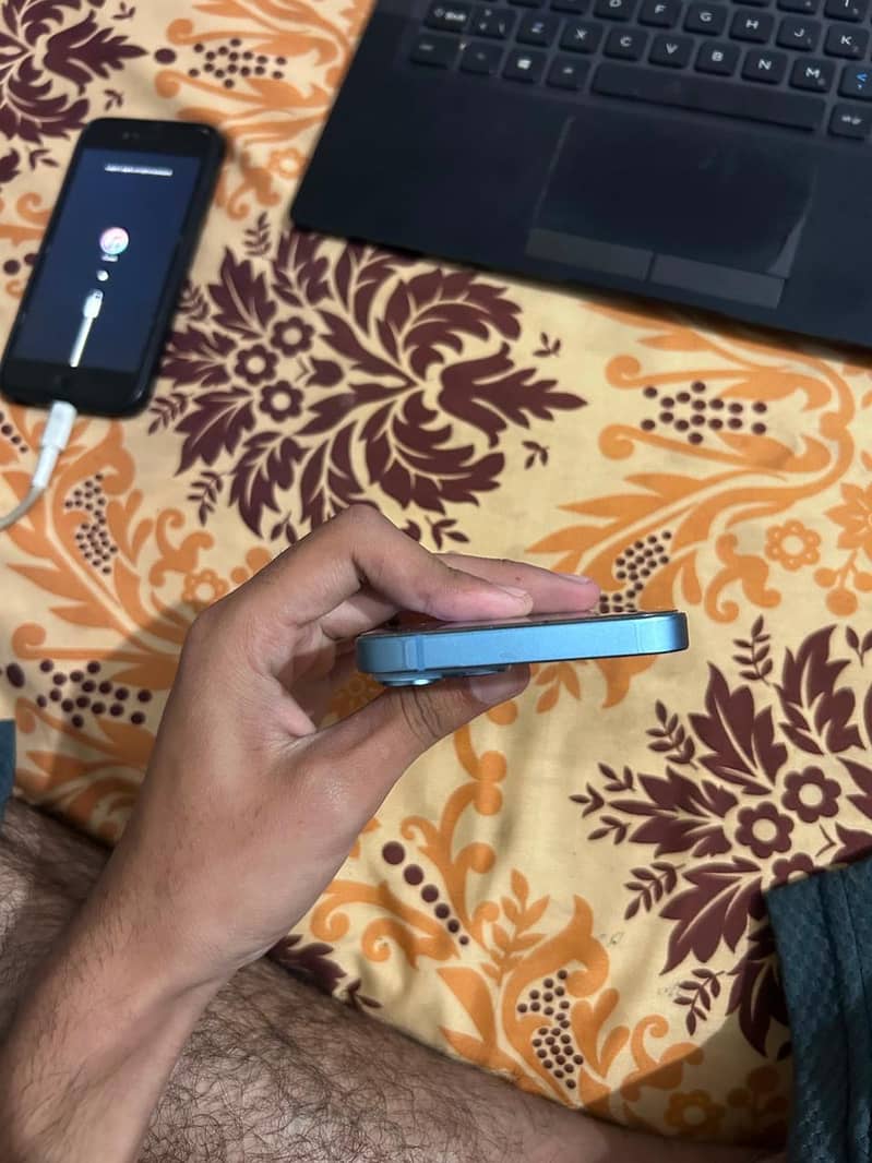 Apple iPhone 14 4