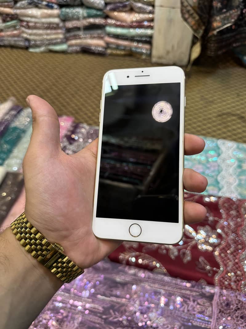 Apple iPhone 7 Plus 0