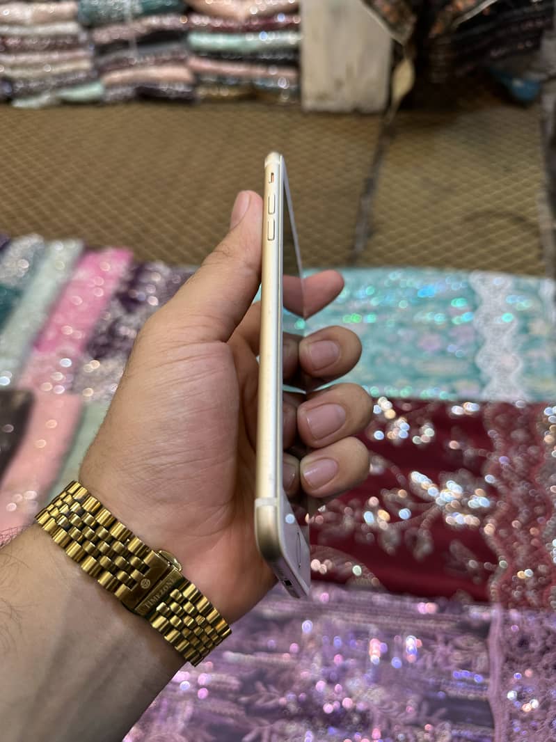 Apple iPhone 7 Plus 2