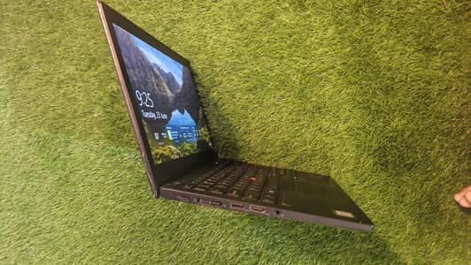 Lenovo Thinkpad X260 Core i5 6th Gen, 8GB, 256GB SSD, 12.5″ HD LED
