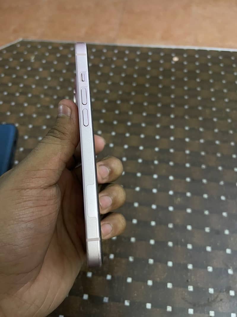Apple iPhone 15 2
