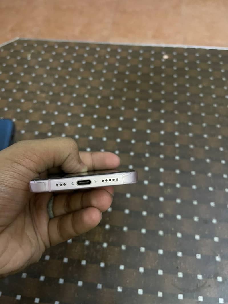 Apple iPhone 15 5