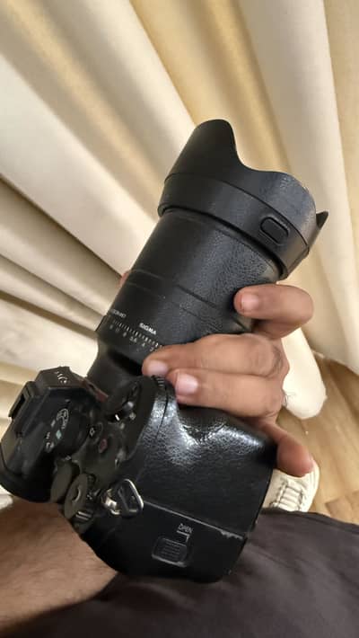 Sony a7iv ( a7-4 ) + sigma 35 1.4 dg dn+ sony cfa 80Gb card