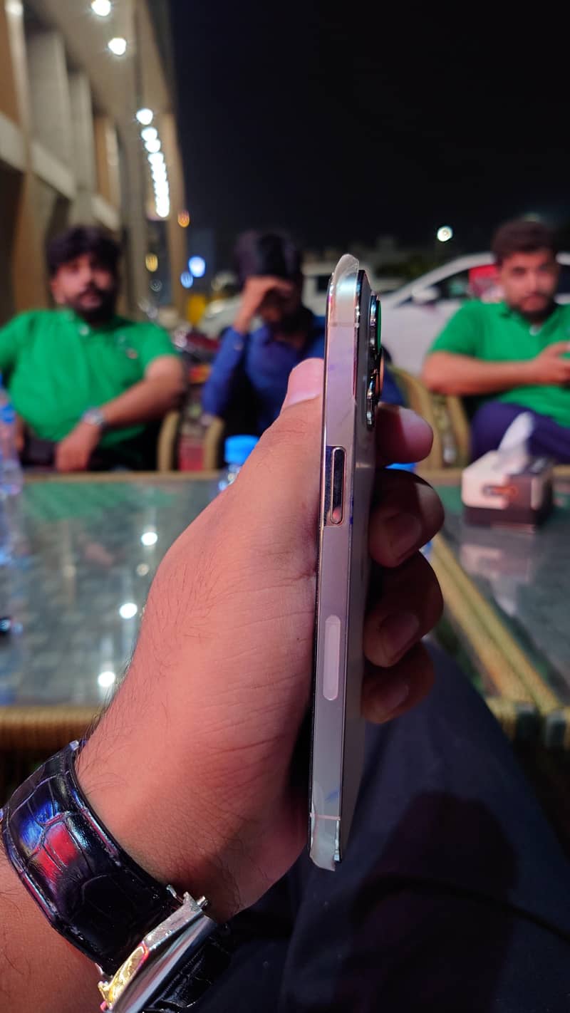 Apple iPhone 13 Pro 2