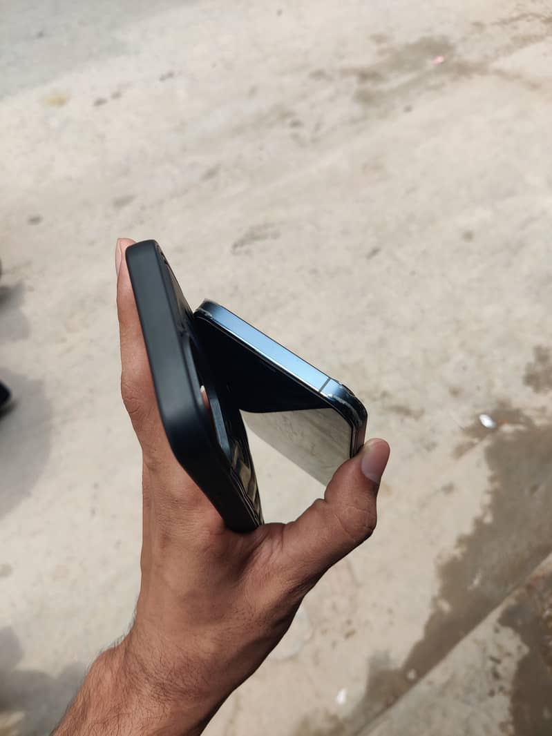 iphone 12 pro max 1
