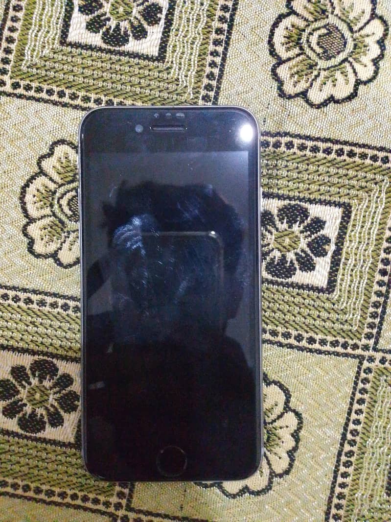 Apple iPhone 6S 1