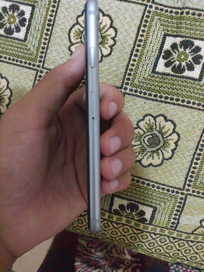 Apple iPhone 6S 2