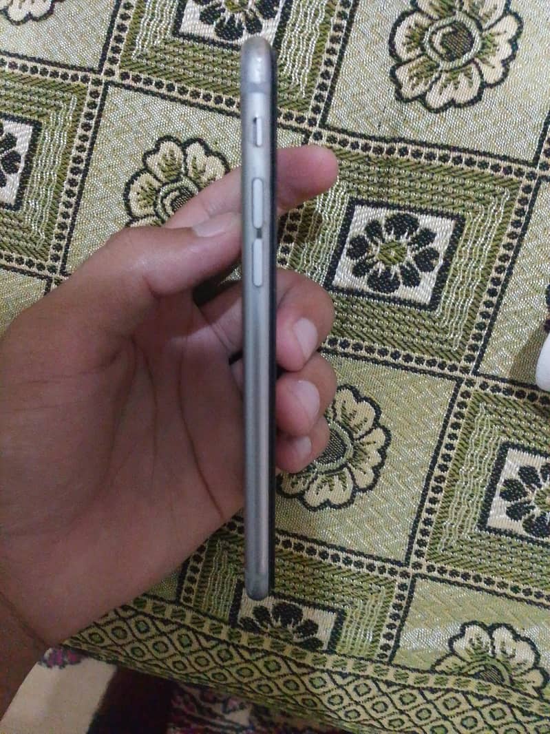 Apple iPhone 6S 3