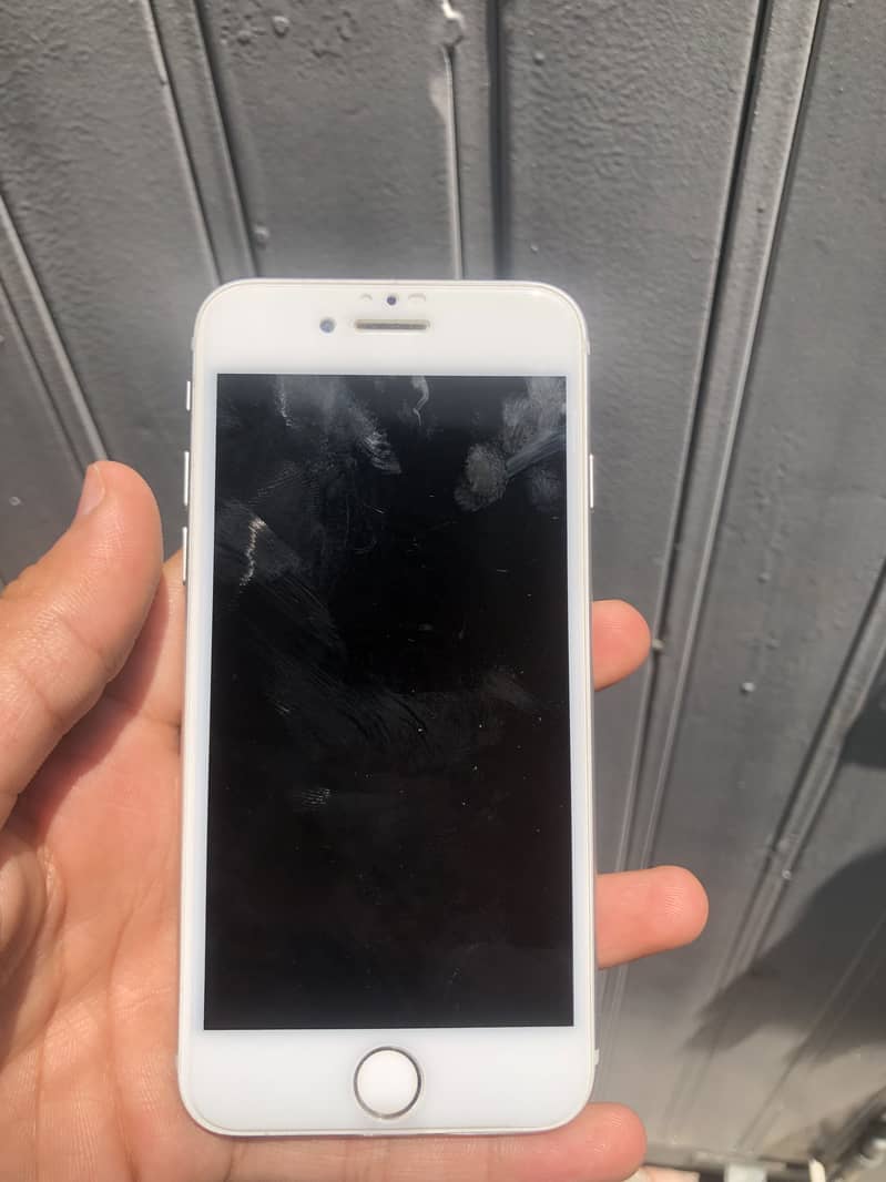 Apple iPhone 7 3