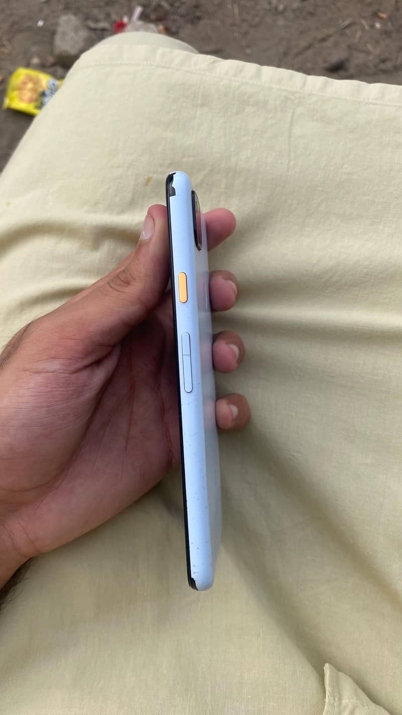 Google Pixel 4a4g 3