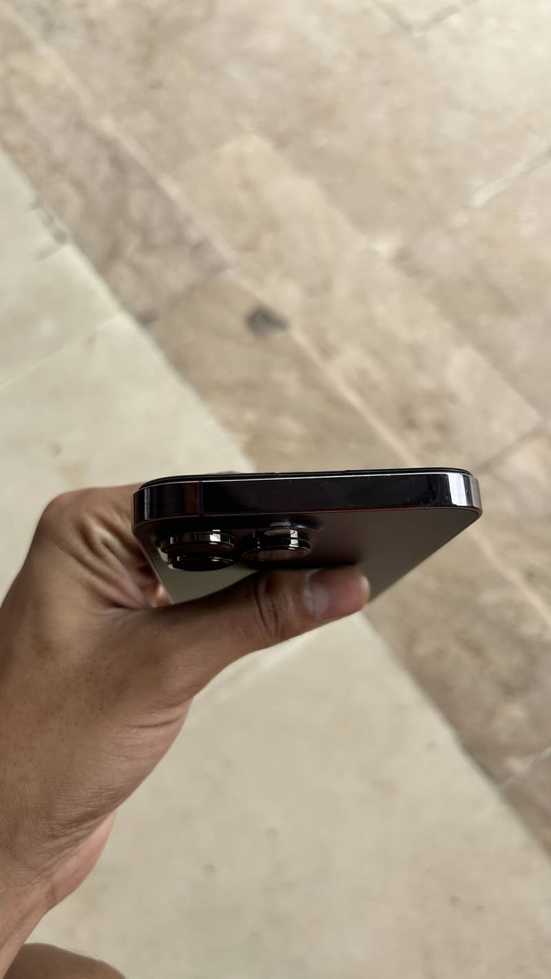 Apple iPhone 14 Pro Max 3