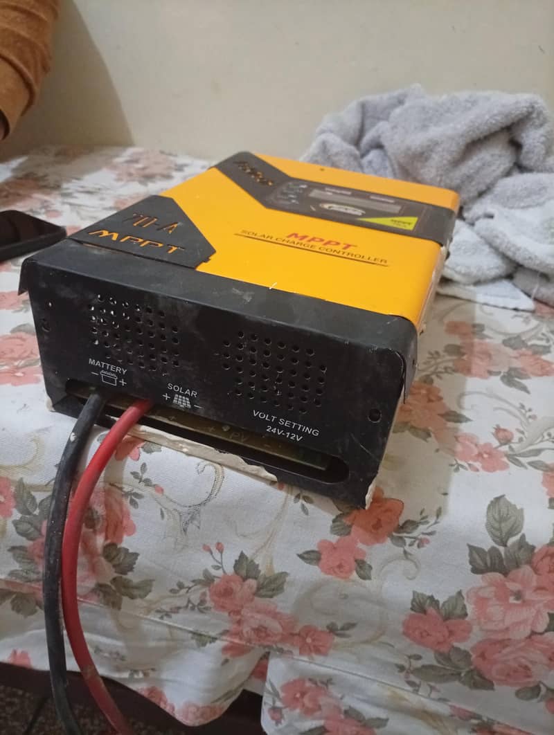 MPPT Charge Controller 1