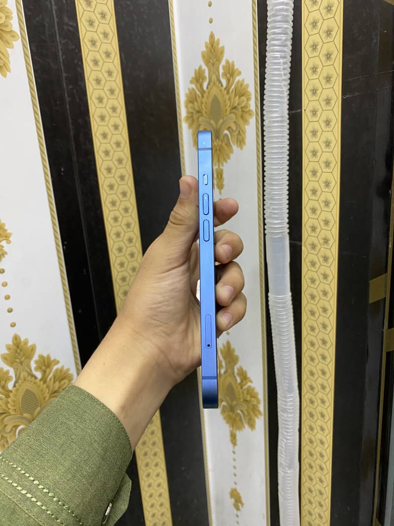 Apple iPhone 13 3
