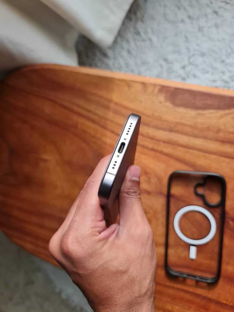 iPhone 17 7