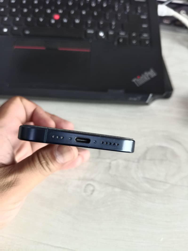 Apple iPhone 15 Pro 3