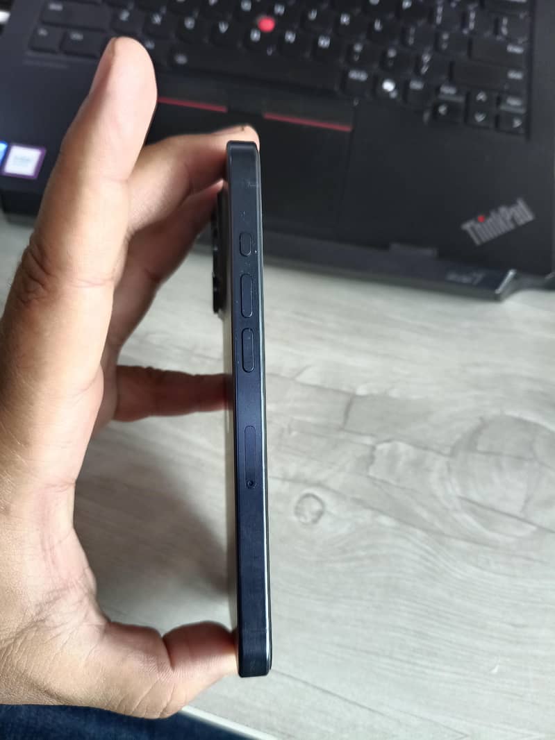 Apple iPhone 15 Pro 6