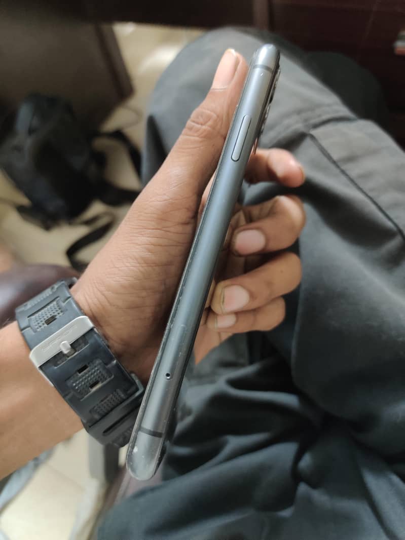 Apple iPhone 11 2