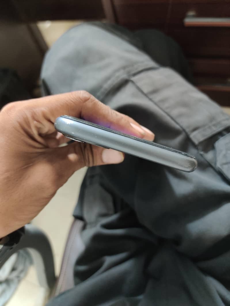Apple iPhone 11 5