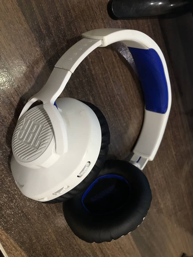 JBL Quantum 360P wireless 1