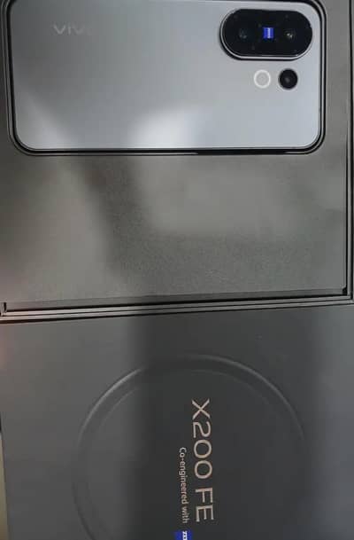Vivo X200fe