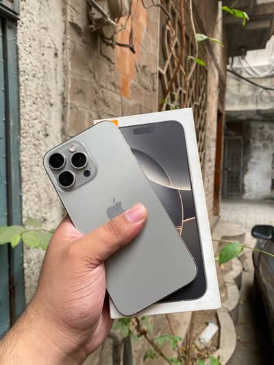 Apple iPhone 16 Pro Max