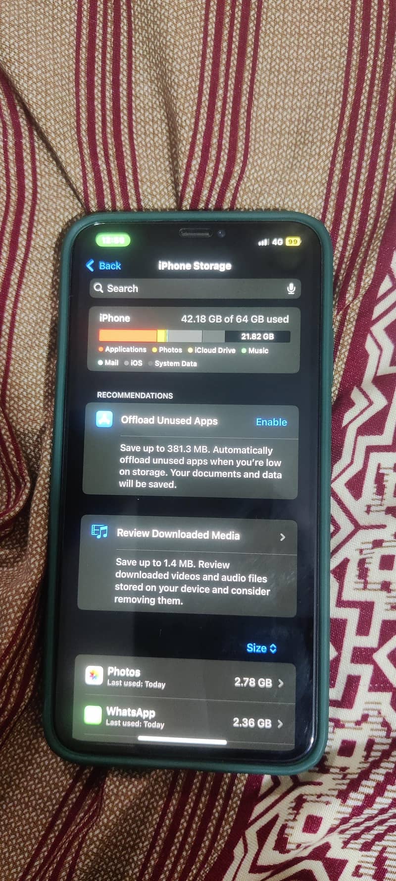 Apple iPhone XS Max 0