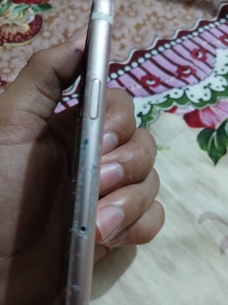 Apple iPhone 6S 4