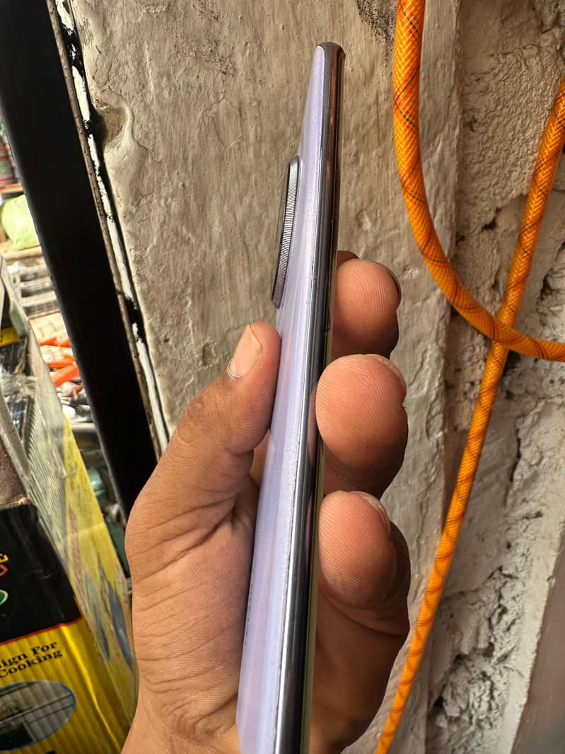 Tecno CAMON 30S 6
