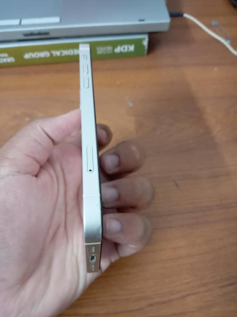 Apple iPhone 12 2