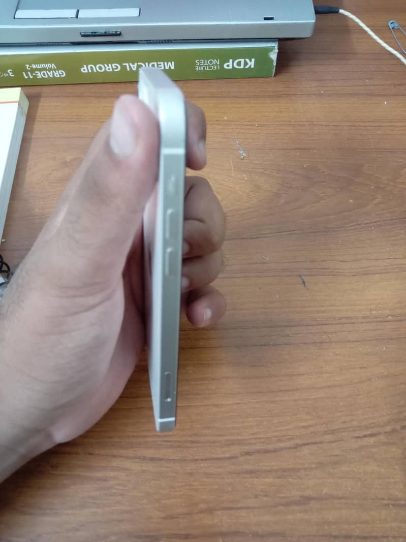 Apple iPhone 12 5