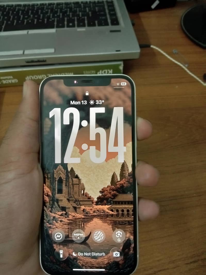 Apple iPhone 12 7