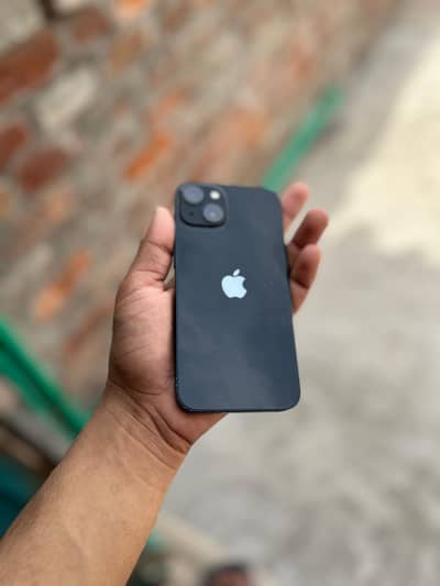 Apple iPhone 13