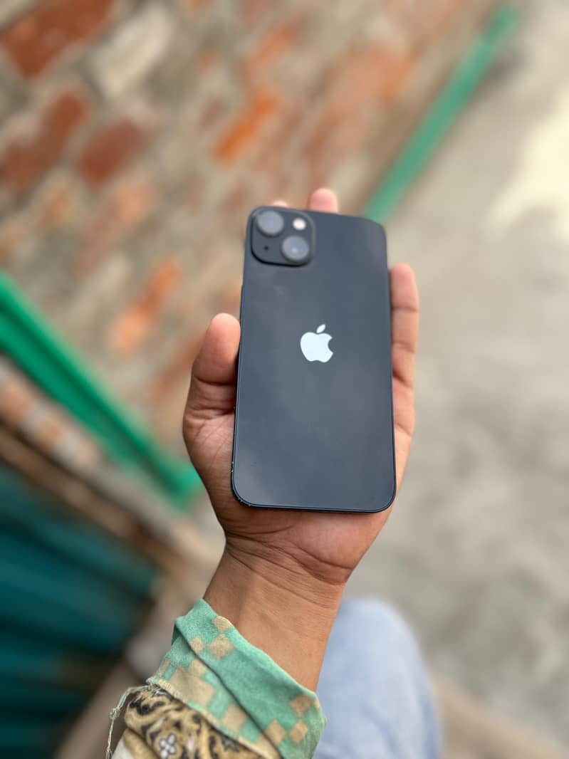 Apple iPhone 13 1